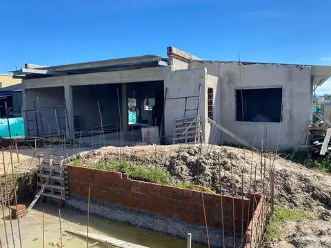 Casa 3 ambientes con 1 baño