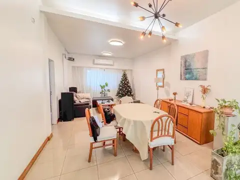 ESPECTACULAR CASA EN VENTA 6 AMBIENTES CON TERRAZA