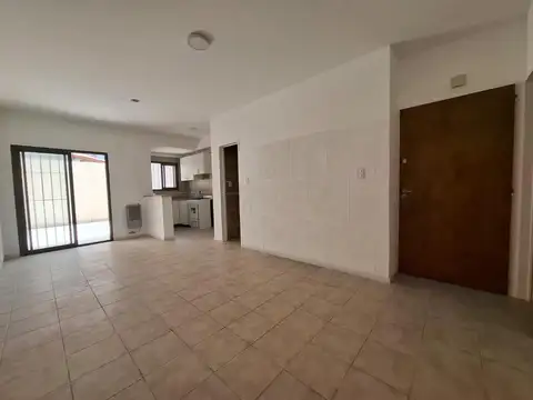 DEPARTAMENTO 2 AMBIENTES CON 2 PATIOS