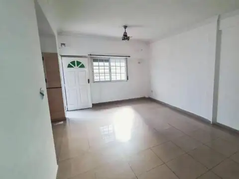 Depto Tipo Casa en Venta en Villa Luzuriaga, USD 95.000