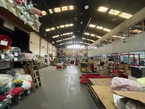 Tucumán 4261 - Nave Industrial 1492 m2 en alquiler