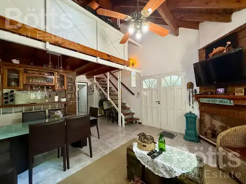Casa en Venta con 2 cocheras