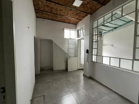 Depto Tipo Casa en Alquiler de 3 ambientes