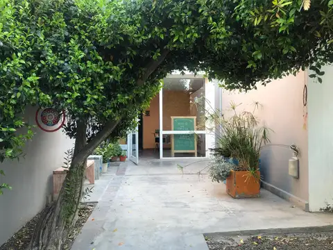 Salón en VENTA, centro, General Roca, Río Negro