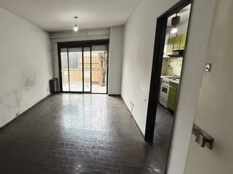 Asunción 2800, Piso 1