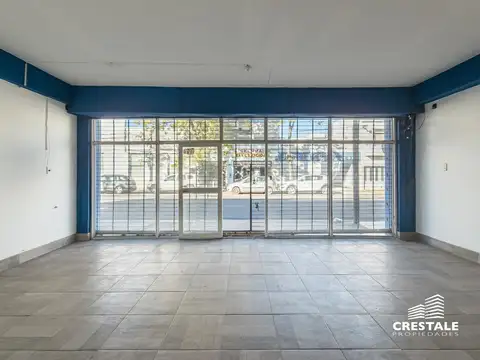Venta / Permuta - Local sobre corredor comercial con doble acceso - Ludueña, Rosario.