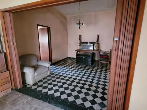Casa 3 ambientes con 1 baño