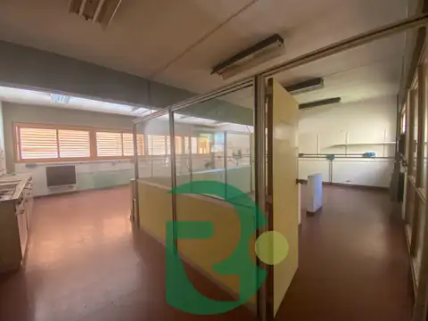 Venta Galpón y oficinas 500mts en Haedo.VIlla Sarmiento