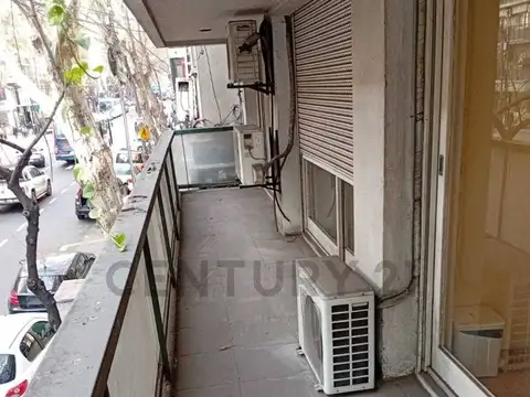 Oficina 4 ambientes con 2 baños