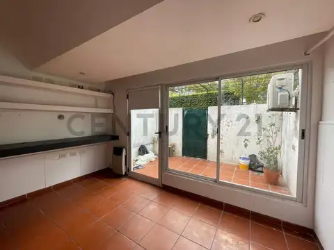 67 1 y 2 300, Piso 0