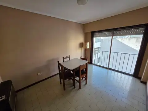 Departamento 2 ambientes en alquiler en zona Centro