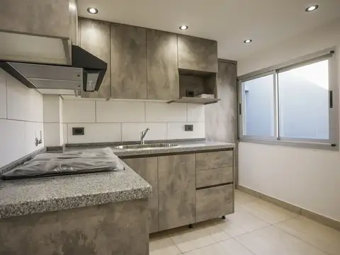 Depto Tipo Casa en Venta en Versalles, USD 185.000