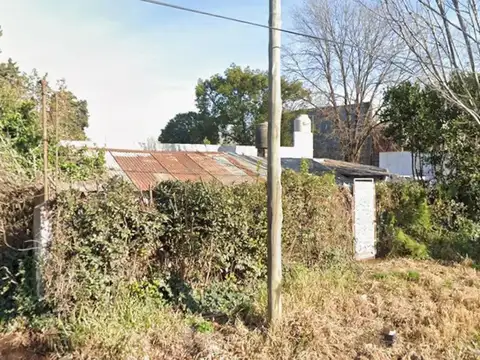 Terreno con construccion a remodelar en venta Alfonsina Storni 3718 - Garin