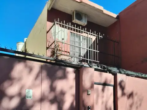 CASA CON HABITACIONES PARA ALQUILAR EN VILLA CELINA