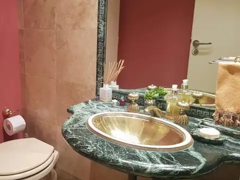 Casa 5 ambientes con 3 baños