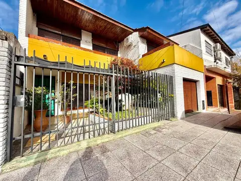 Chalet 5 ambientes en dos plantas