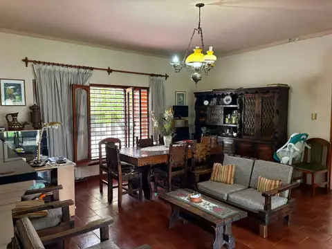 CASA EN VENTA MÁS UNA CONSTRUCCIÓN INDEPENDIENTE