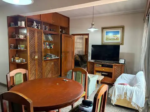 CASA EN VENTA MÁS UNA CONSTRUCCIÓN INDEPENDIENTE