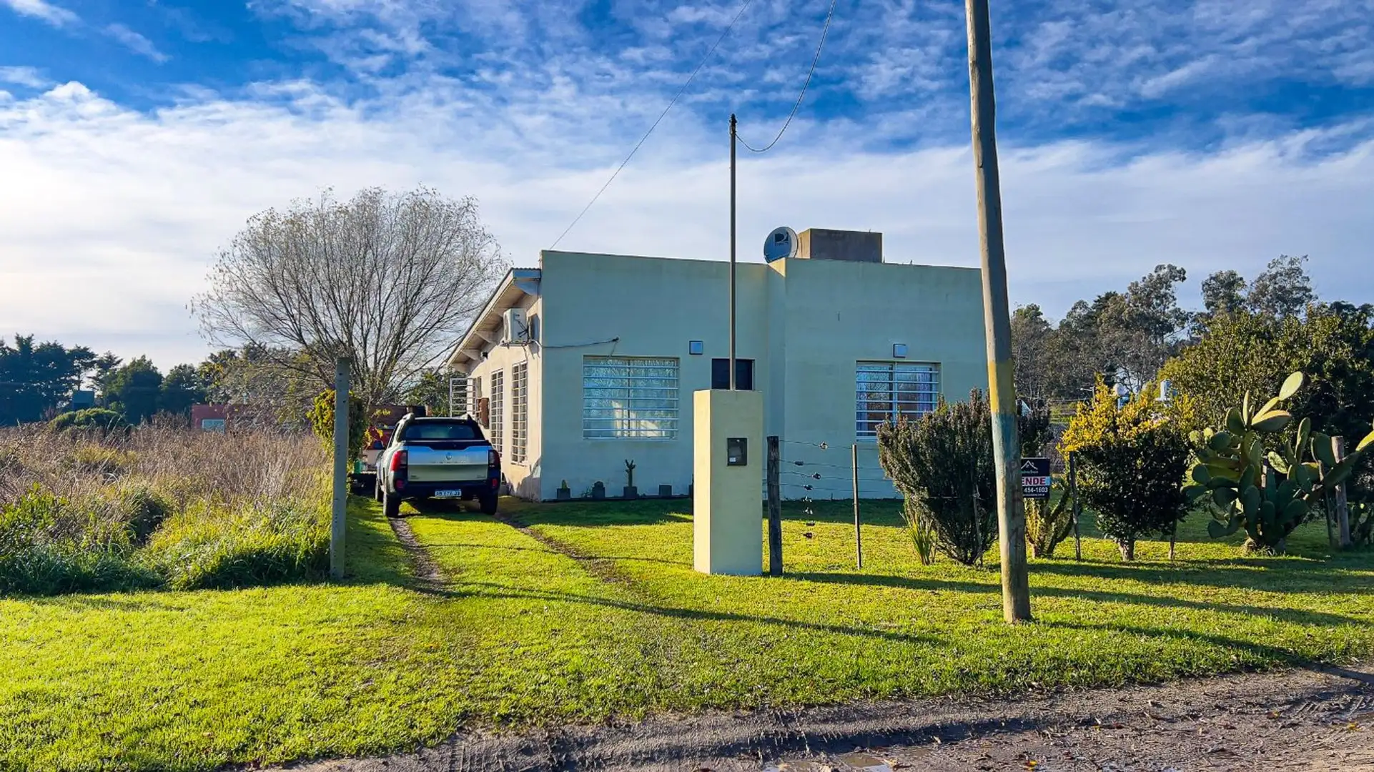 Venta casa 3 ambientes La Laura Apta credito