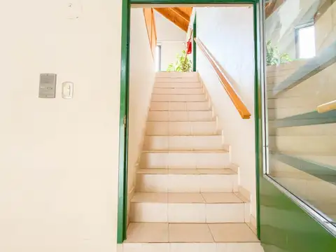 VENTA OFICINAS + DEPTO 1 DORMITORIO PB