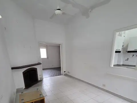 Depto Tipo Casa 2 ambientes con 1 baño