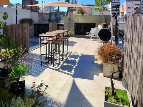 Venta PH 6 Amb con terraza. Reiclado a nuevo con Muy buen Diseño y Calidad 