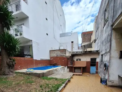 Casa 5 ambientes con 1 baño