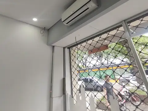 Local en Alquiler Via Púb.