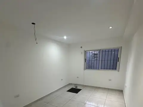 Oficina en Alquiler en Merlo, $ 350.000