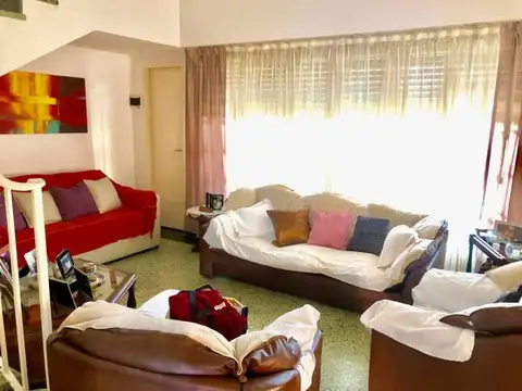 Casa en Venta con 3 cocheras