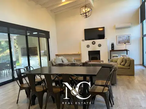 Casa 5 ambientes con 2 baños