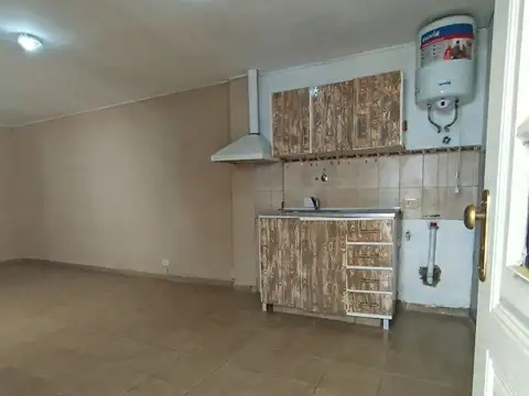 Depto Tipo Casa en Alquiler en San Justo, $ 600.000