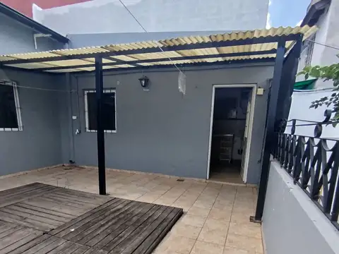 Depto Tipo Casa en Alquiler de 2 dormitorios