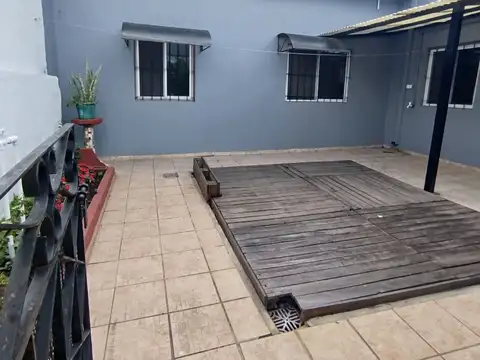 Depto Tipo Casa en Alquiler de 3 ambientes