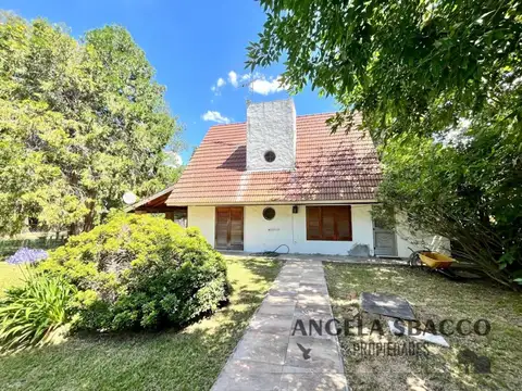 Casa en Venta con 1 cochera