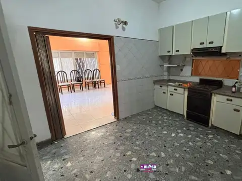 Venta Casa 3 ambientes con cochera Ramos Mejia