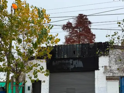 GALPÓN EN ALQUILER - YAQUEME 1600
