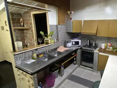 Casa 4 ambientes con 1 baño