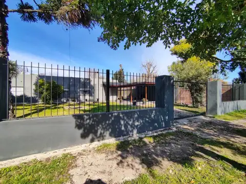 Casa a la venta 3 dormitorios, en San Carlos