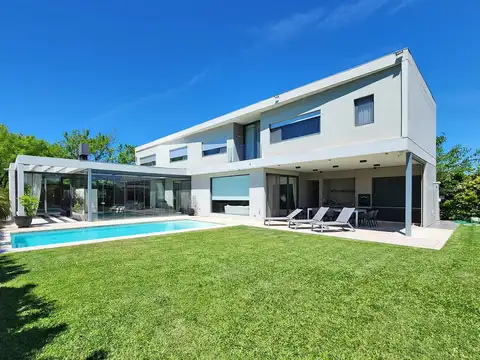 Casa diseño moderno y categoría - Talar del Lago 2 - General Pacheco
