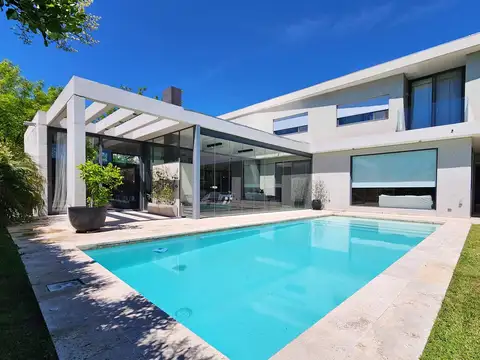 Casa diseño moderno y categoría - Talar del Lago 2 - General Pacheco