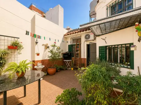 VENTA: Casa de pasillo de un dormitorio más comodín en Barrio Martin. APTO CRÉDITO