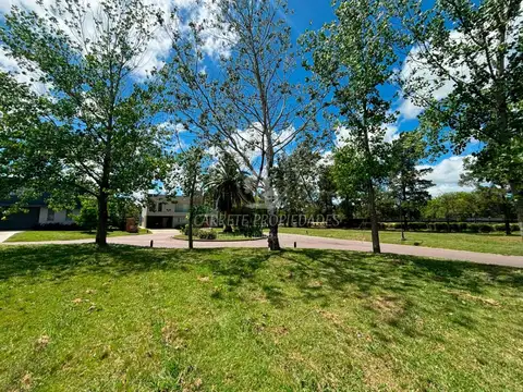 Terreno / Lote en venta de 877m2 ubicado en La Reserva Cardales 100