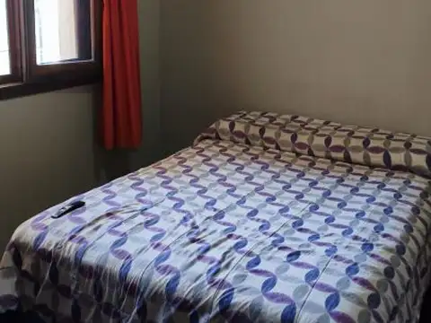 CASA AMERICANA APTO CRÉDITO EN CASTELAR SUR