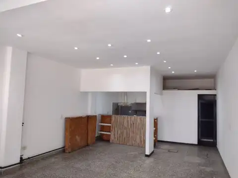 Local en Alquiler en Bella Vista, $ 800.000