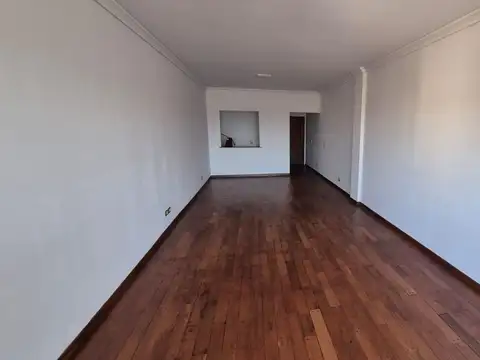 Hipólito Yrigoyen 100