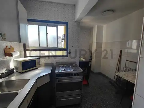 VENTA DEPARTAMENTO 3 AMBIENTES CON ESCRITORIO ALMAGRO SUR AMPLIO LUMINOSO