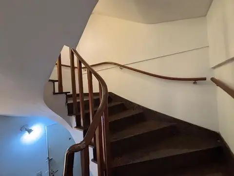 Depto Tipo Casa en Alquiler de 4 ambientes