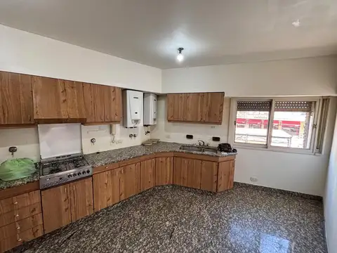 Depto Tipo Casa 4 ambientes con 2 baños