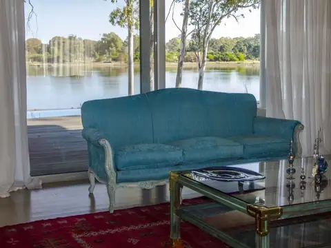 Casa 5 ambientes con 5 baños